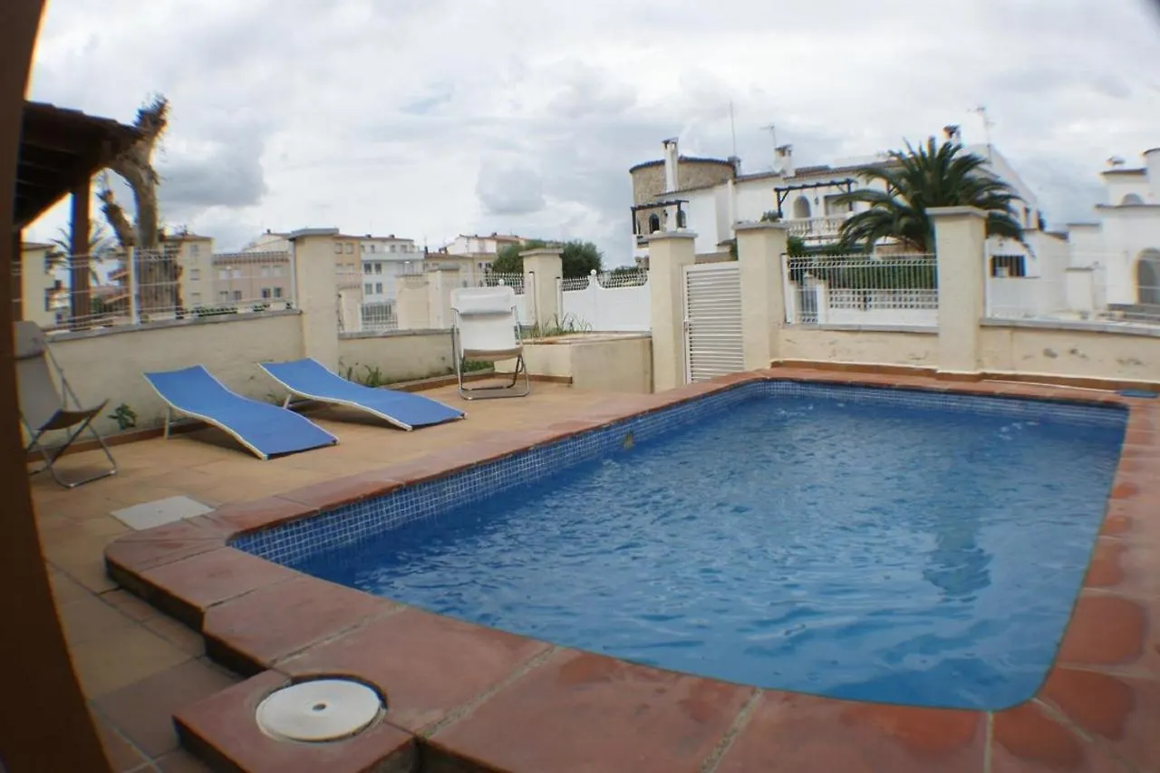 Holiday home Goldhome - Casa Piscina Privada, Amarre - Casa 4 Empuriabrava