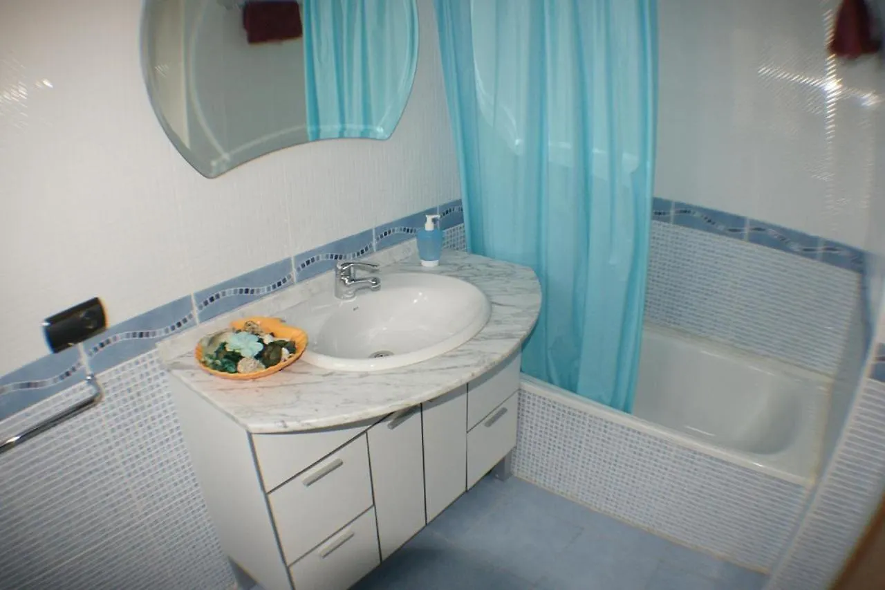 Goldhome - Casa Piscina Privada, Amarre - Casa 4 Empuriabrava 0*,  Spain
